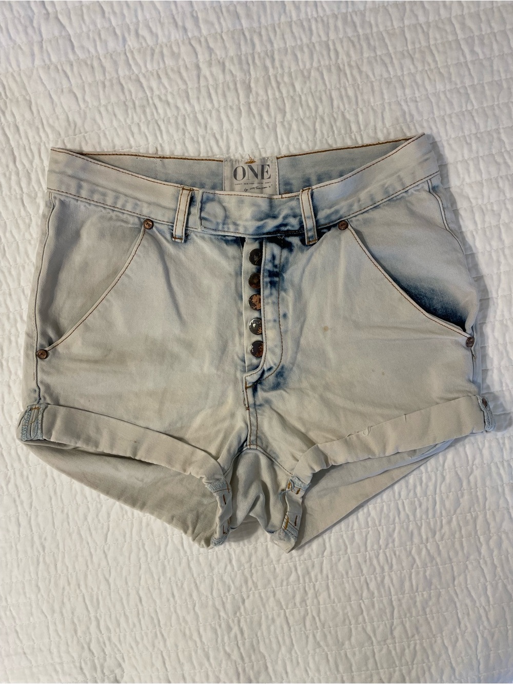 One Teaspoon 1960s Bleached Denim Shorts Lace Up Curved Hem Size 22